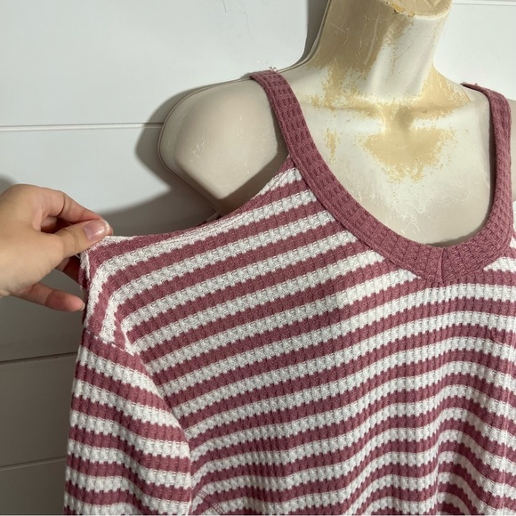 Liberty Love striped cold shoulder top - Picture 2 of 6